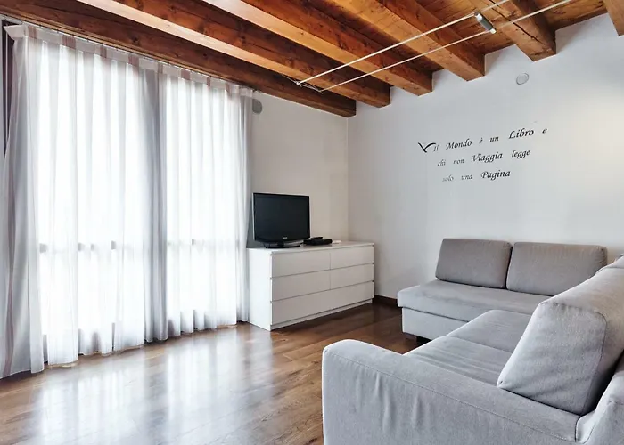 La Casa Di Leo Vicence